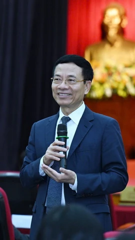 Bộ trưởng Bộ Khoa học và Công nghệ Nguyễn Mạnh Hùng.