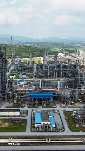 Nhà máy lọc hóa dầu Nghi Sơn nằm trong khu kinh tế Nghi Sơn, phường Nghi Sơn, tỉnh Thanh Hóa. (Ảnh: Vũ Sinh/TTXVN)