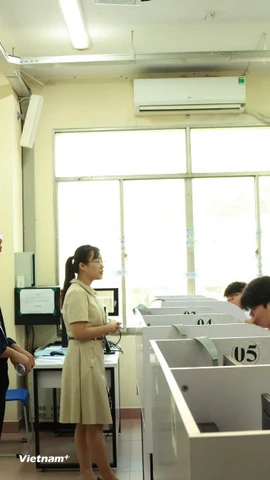 Các thí sinh tham gia kỳ thì đánh giá năng lực chuyên biệt tại trường Đại học Sư phạm Thành phố Hồ Chí Minh sáng 26/3. (Ảnh: Thu Hoài/Vietnam+)