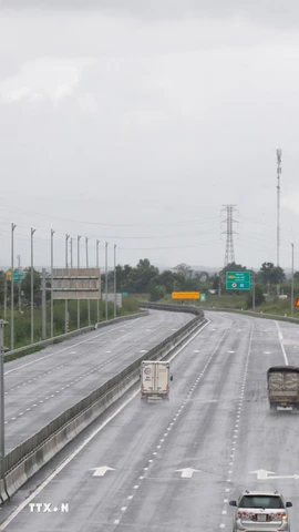 Tuyến cao tốc Vĩnh Hảo-Phan Thiết. (Ảnh: Nguyễn Thanh/TTXVN)