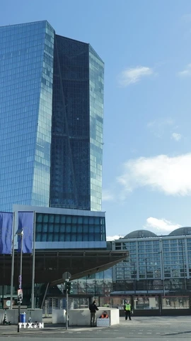 Trụ sở Ngân hàng Trung ương châu Âu (ECB) ở Frankfurt, Đức. (Nguồn: THX/TTXVN)