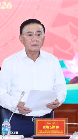 Đồng chí Trần Cẩm Tú, Ủy viên Bộ Chính trị, Thường trực Ban Bí thư, Bí thư Đảng ủy các cơ quan Đảng Trung ương phát biểu chỉ đạo hội nghị. (Ảnh: Phương Hoa/TTXVN)