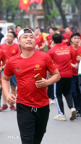 Đông đảo người dân tham gia Ngày chạy Olympic 2026 "Vì sức khỏe toàn dân -Vì an ninh Tổ quốc." (Ảnh: Lê Ngọc/TTXVN phát)