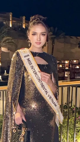 Đại diện nhan sắc Việt Nam, Á hậu Thu Ngân tại Ai Cập. (Ảnh: NVCC)