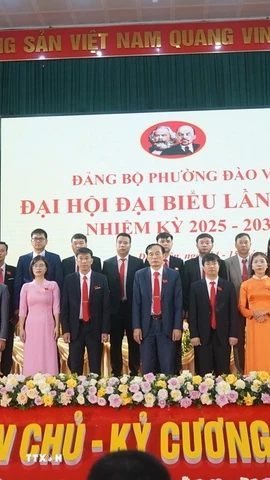 Ra mắt Ban Chấp hành Đảng bộ phường Đào Viên. (Ảnh: Thanh Thương/TTXVN)