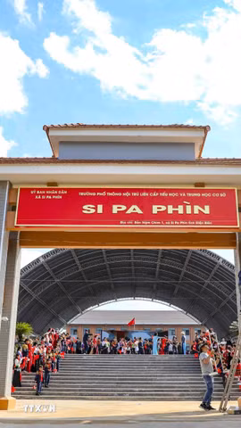 Trường Phổ thông nội trú liên cấp Tiểu học và Trung học cơ sở Si Pa Phìn. (Ảnh minh họa: Xuân Tư/TTXVN)