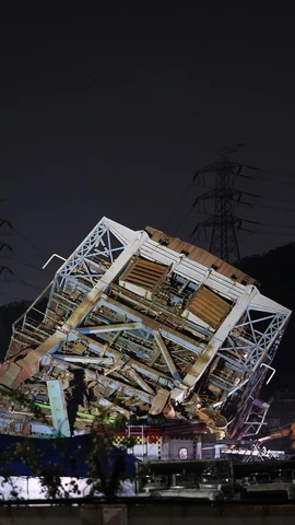 Hiện trường vụ sập tháp nhà máy nhiệt điện. (Nguồn: Korea Herald)