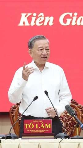 Tổng Bí thư Tô Lâm phát biểu chỉ đạo tại cuộc làm việc với Ban Thường vụ Tỉnh ủy Kiên Giang và Thường trực Tỉnh ủy An Giang. (Ảnh: Thống Nhất/TTXVN)