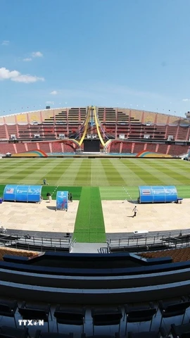 Sân vận động được mệnh danh là "thánh địa của bóng đá Thái Lan" với hơn 50.000 chỗ ngồi đang được gấp rút nâng cấp và cải thiện chất lượng để sẵn sàng cho buổi lễ khai mạc SEA Games 33. (Ảnh: Minh Quyết/TTXVN)