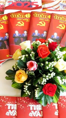 Ấn phẩm của Thông tấn xã Việt Nam tại một hội báo Xuân. (Ảnh: Lê Phước Ngọc/TTXVN)