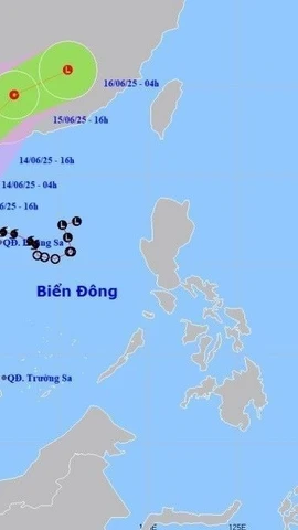 Hướng đi của bão số 1 lúc 16h ngày 13/6. (Ảnh: TTXVN phát)