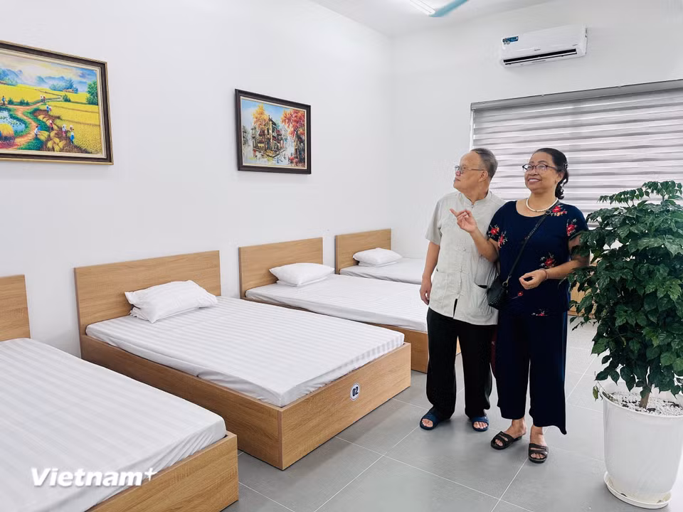 Khu phòng nghỉ tại Cơ sở chăm sóc sức khỏe ban ngày cho người cao tuổi ở phường Long Biên. (Ảnh: T.G/Vietnam+)