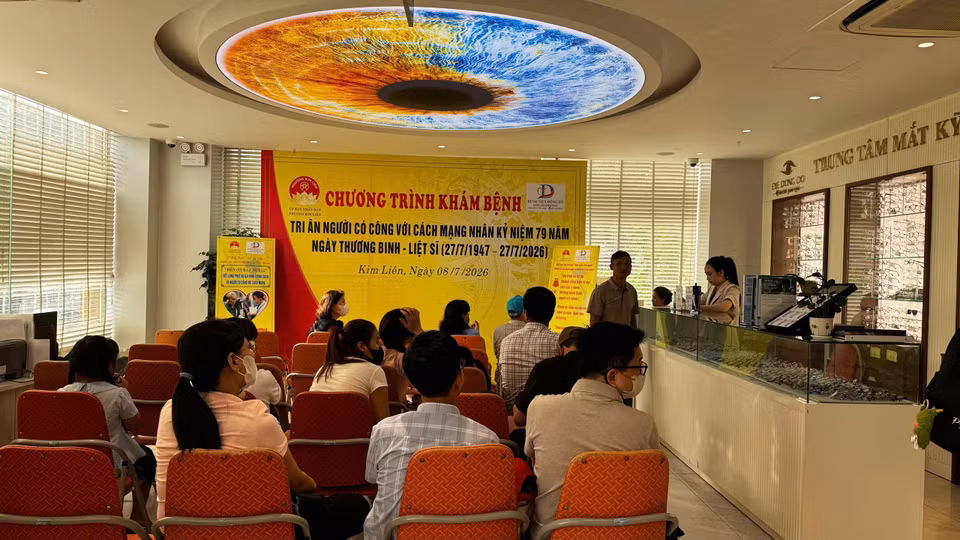 Chương trình nhằm gửi gắm tình cảm, sự kính trọng và lời tri ân thiết thực nhất bằng những hành động chăm sóc sức khỏe. (Ảnh: PV/Vietnam+)