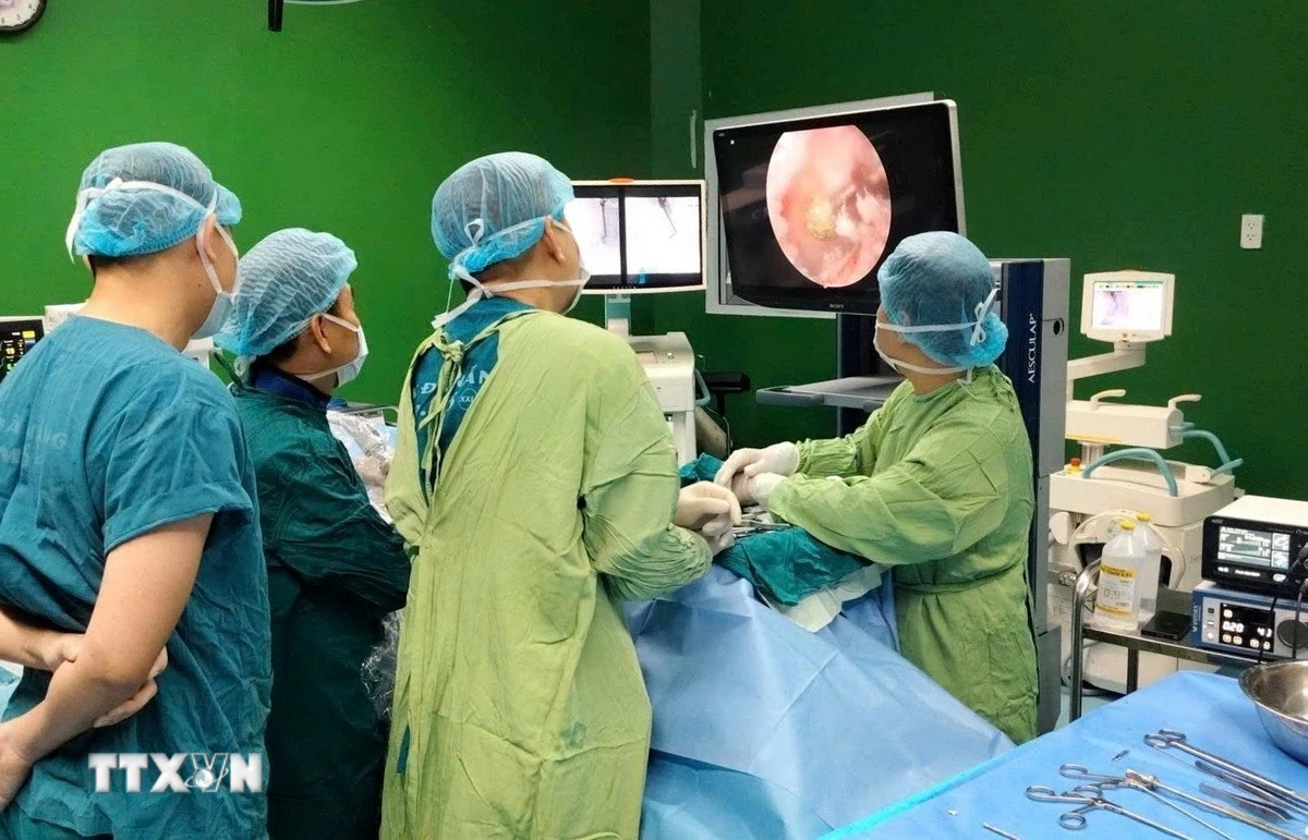 Đà Nẵng triển khai thành công ca phẫu thuật nội soi cột sống hai công đầu tiên