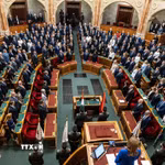 Lễ tuyên thệ nhậm chức của Chính phủ mới tại Quốc hội ở thủ đô Budapest, Hungary ngày 12/5/2026. (Ảnh: THX/TTXVN)