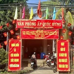 Các điểm bầu cử trên địa bàn xã Nhơn Hội (tỉnh An Giang) được hoàng rực rỡ, tạo không khí háo hức, sẵn sàng cho Ngày bầu cử. (Ảnh: Công Mạo/TTXVN)