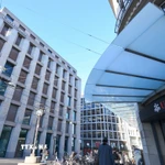 Trụ sở UBS và Credit Suisse tại Geneva, Thụy Sĩ. (Nguồn: THX/TTXVN)