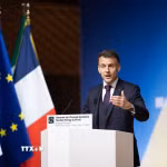 Tổng thống Pháp Emmanuel Macron gọi thỏa thuận là “một điều rất tốt”, bày tỏ kỳ vọng lệnh ngừng bắn sẽ được tôn trọng đầy đủ trong những ngày và tuần tới, qua đó tạo điều kiện cho đàm phán. Ông cũng nhấn mạnh mong muốn lệnh ngừng bắn bao trùm cả Liban. (Ảnh: THX/TTXVN)