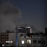 Khói bốc lên tại Tehran, Iran ngày 1/3/2026. (Nguồn: THX/TTXVN)