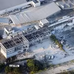 Thiệt hại sau động đất tại trung tâm mua sắm Aeon Mall ở tỉnh Kumamoto, Nhật Bản ngày 28/7/2026. (Ảnh: Kyodo/TTXVN phát)