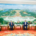 Tổng Bí thư, Chủ tịch nước Tô Lâm và Phu nhân cùng Tổng Bí thư, Chủ tịch nước Trung Quốc Tập Cận Bình và Phu nhân dự tiệc trà. (Ảnh: Thống Nhất/TTXVN)