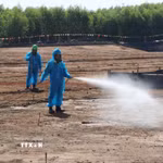 Phun xịt, xử lý dioxin tại sân bay Biên Hòa. (Ảnh minh họa: Công Phong/TTXVN)