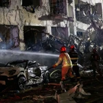 Địa điểm tại Tel Aviv, Israel bị thiệt hại do trúng tên lửa từ Iran ngày 1/3/2026. (Nguồn: THX/TTXVN)