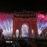 Màn trình diễn pháo hoa tại lễ khai mạc Olympic mùa Đông Milan-Cortina 2026 ở Milan, Italy, ngày 6/2/2026. (Nguồn: THX/TTXVN)