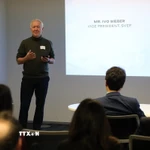 Ông Ivo Sieber - nguyên Đại sứ Thụy Sĩ tại Việt Nam - phát biểu trong một sự kiện tại Zurich. (Nguồn: TTXVN phát)