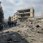 Cảnh đổ nát sau cuộc không kích của Israel tại thị trấn Hosh al-Rafqa, gần Baalbek, Liban. (Nguồn: THX/TTXVN)