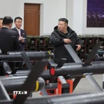 Nhà lãnh đạo Triều Tiên Kim Jong Un thị sát hoạt động sản xuất vũ khí dẫn đường chiến thuật tại một nhà máy đạn dược, ngày 3/1/2026. (Nguồn: KCNA/TTXVN)