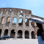 Rome trở thành điểm hẹn toàn cầu của cộng đồng yêu Vespa. (Nguồn: THX/TTXVN)