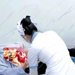 Bệnh nhân có triệu chứng ngộ độc thực phẩm đang điều trị ở Bệnh viện Đa khoa Phúc Hưng. (Nguồn: Báo và Phát thanh, Truyền hình Quãng Ngãi)