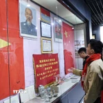 Đoàn đại biểu thanh niên 5 tỉnh, thành phố của Việt Nam tham quan Bệnh viện Nam Khê Sơn tại Quế Lâm, Quảng Tây. (Ảnh: Quang Hưng/TTXVN)