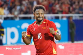 Xuân Son lập cú đúp trong chiến thắng 2-0 của đội tuyển Việt Nam trước Malaysia. (Ảnh: Việt Anh/Vietnam+)
