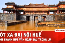 Trái tim Kinh thành Huế ngập sâu, nước lũ chảy xiết qua cổng Ngọ Môn 
