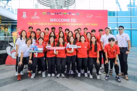 Đoàn thể thao học sinh Singapore tại Đại hội Thể thao học sinh Đông Nam Á lần thứ 13.