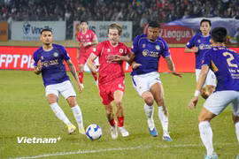 Trận 'derby Thủ đô' giữa Công an Hà Nội (áo đỏ) và Hà Nội FC sẽ là tâm điểm ở vòng 4 V-League 2026/27. (Ảnh: Việt Anh/Vietnam+)