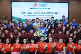 Herbalife Việt Nam 'tiếp sức' cho đội tuyển Nữ Việt Nam và đội tuyển U23 Việt Nam trước thềm ASIAD 2026. (Ảnh: VFF)