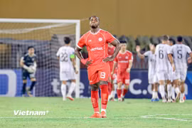 Thể Công-Viettel (áo đỏ) nhận thất bại đậm 0-5 trước FC Seoul (Hàn Quốc) ở đấu trường Cúp C2 châu Á 2026/27. (Ảnh: Việt Anh/Vietnam+)