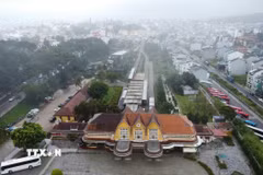 Ga Đà Lạt là công trình nguyên vẹn duy nhất còn lại của tuyến đường sắt răng cưa Đà Lạt-Tháp Chàm, đã được công nhận là Di tích Quốc gia, mở cửa đón khách tham quan. (Ảnh: Nguyễn Dũng/TTXVN)