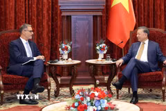 Tổng Bí thư, Chủ tịch nước Tô Lâm tiếp Đại sứ Cộng hòa Pháp tại Việt Nam Olivier Brochet đến chào từ biệt nhân dịp kết thúc nhiệm kỳ công tác tại Việt Nam. (Ảnh: Thống Nhất/TTXVN)