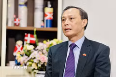 Đại sứ Lương Thanh Nghị, nguyên Đại sứ Việt Nam tại Đan Mạch (giai đoạn 2022-2025) trả lời phỏng vấn của phóng viên Thông tấn xã Việt Nam về quan hệ hợp tác Việt Nam-Đan Mạch. (Ảnh: Việt Đức/TTXVN)