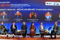 Các chuyên gia thảo luận về không gian phát triển mới của Thành phố Hồ Chí Minh tại diễn đàn. (Ảnh: Xuân Anh/TTXVN)