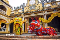Múa Lân Sư Rồng từ lâu đã trở thành nét đẹp gắn liền đời sống tinh thần người dân. (Ảnh: Giang Phương/TTXVN)