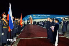 Lễ tiễn Tổng Bí thư, Chủ tịch nước Tô Lâm và Phu nhân tại sân bay Vnukovo, thủ đô Moskva. (Ảnh: Thống Nhất/TTXVN)