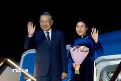Tổng Bí thư, Chủ tịch nước Tô Lâm và Phu nhân rời Moskva (Liên bang Nga), tiếp tục lên đường tới Paris (Pháp). (Ảnh: Thống Nhất/TTXVN)