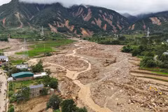 Bản Chít, xã Mường Than, tỉnh Lai Châu tan hoang sau cơn lũ dữ. (Ảnh: Quý Trung/TTXVN)