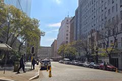 Một góc phố Main ở thành phố Johannesburg. (Ảnh: Hồng Minh/Vietnam+)