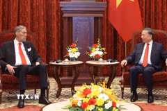 Tổng Bí thư, Chủ tịch nước Tô Lâm tiếp đồng chí Miguel Mejia, Tổng Bí thư Đảng Phong trào Cánh tả Thống nhất (MIU), Bộ trưởng Bộ Chính sách Hội nhập Khu vực của Cộng hòa Dominica. (Ảnh: Thống Nhất/TTXVN)
